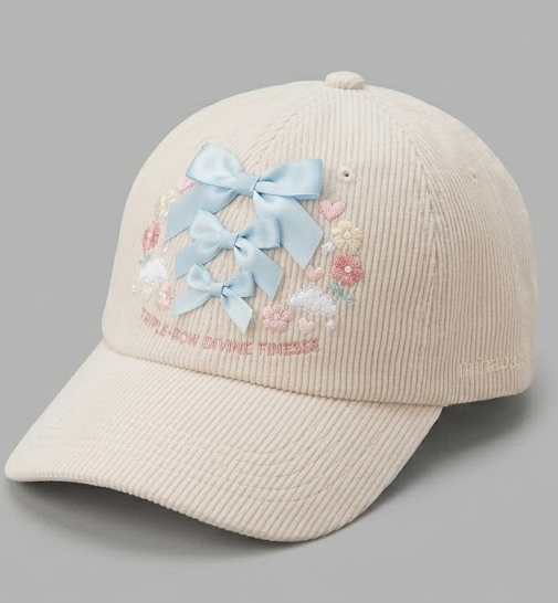 How to use accessories to complete your Soft Girl Aesthetic.